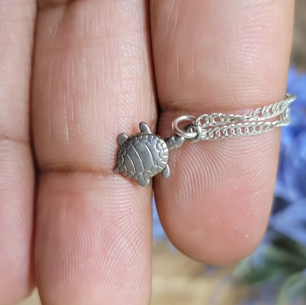 Small turtle 🐢 925 sterling silver necklace